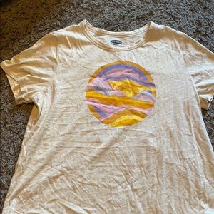 Old navy t-shirt